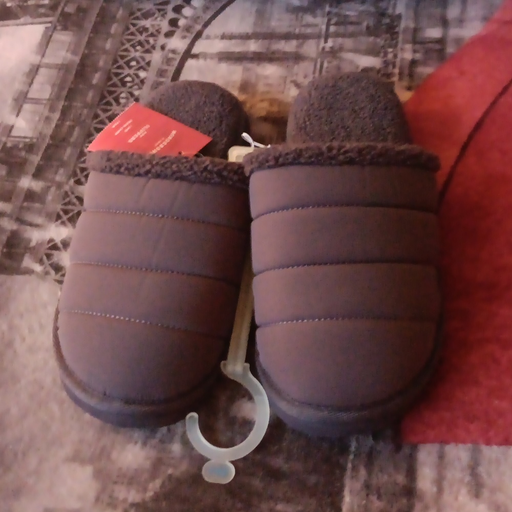 Big Kids Slippers (New)